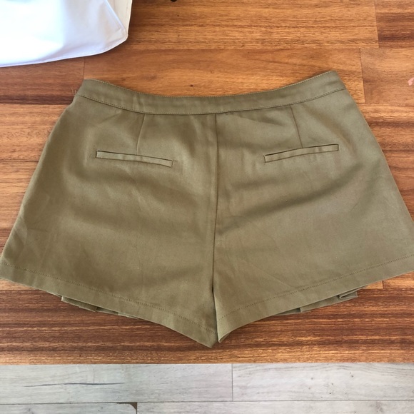 Khaki pleated skort - Picture 3 of 4